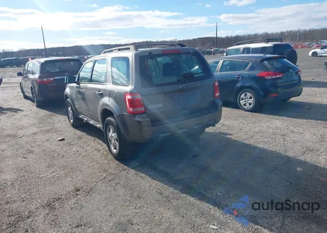 2012 Ford Escape Xls z USA, uszkodzony, nr VIN 1FMCU0C75CKB13151